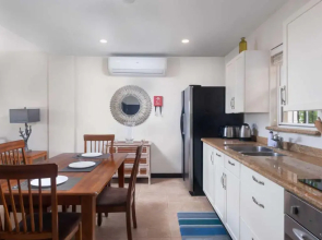 Wonderful 1-bed condo, 2min walk to beach & more