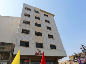 OYO Flagship 11549 Crystal INN