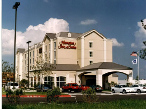 Hampton Inn & Suites Austin-Airport