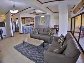 Presidential Suites 4 - Recently renovated 2 bedroom condominium in the heart of Flamingo