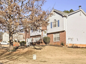 Updated Lithonia Cottage ~ 7 Mi to Stone Mtn!