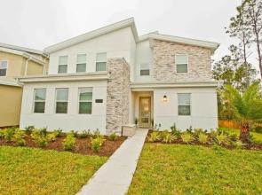 Storey Lake 7 Bedroom With Extra Large Bedrooms! 7 Home by RedAwning