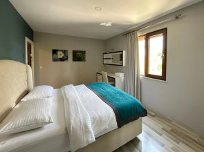 Azur Hotel