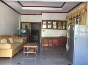 Lert Prasert House