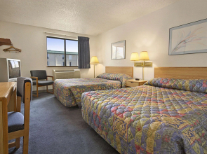 Super 8 Springfield North I-44