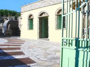 Villa Tripotamos