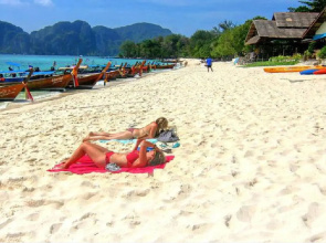 Phi Phi Long Beach Resort & Villa
