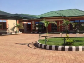Ndozo Lodge Makeni