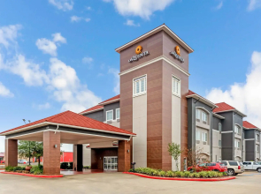 La Quinta Inn & Suites by Wyndham Orange