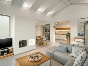Landscaped Villa With Private Pool Fenced Area and Mountain Views