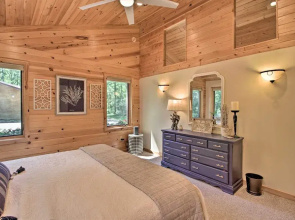 Spacious Cabin on Cross Lake: Treehouse & Sauna!