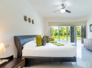 Z Casa Girasol 2 Bedroom Condo by Redawning