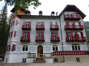 Hotel Croda Rossa