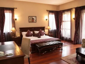 Collingham Gardens Residence And Club