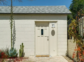 Pepper Complex Mesa 5 Bedroom Home by Redawning