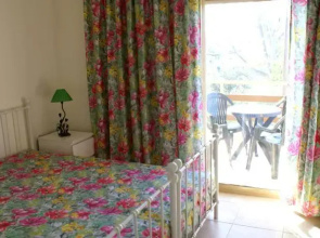 Toroni Guest House