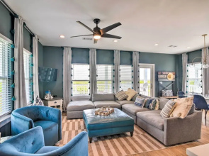 Peaceful Galveston Getaway w/ Deck: Walk to Beach
