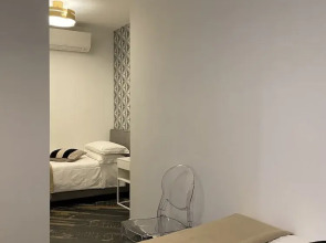 Gatto Bianco Le Mura