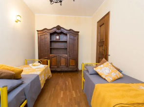 Lake Maggiore Villa With Beach Access, Near Village Centre, Wifi, BBQ