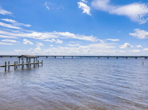 New Bern Home w/ Water View ~ 6 Mi to Downtown!