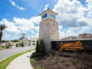 Gorgeous 4 Bedroom Family Friendly Close to Disney 7573