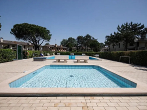 Comfy Villa With Pool and Barbecue