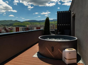 Skylark - Manhattan Penthouse with Jacuzzi & Panoramic View