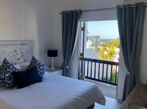 42 Thira - Beautiful Beach apartment