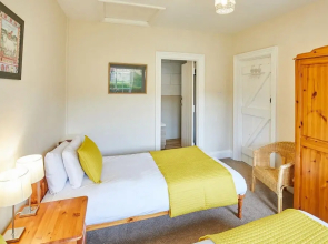 Host Stay Cornflower Cottage