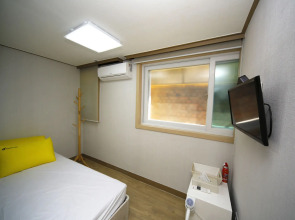 24 Guesthouse Seoul Cheongryangri