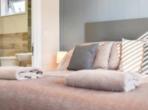 Riverside Holiday Park