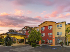 Best Western Plus Wasco Inn & Suites