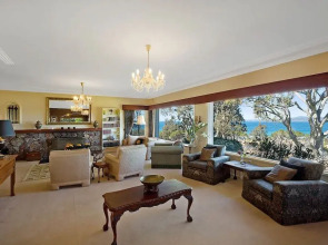 Char-ree-leera Luxury Retreat