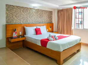 RedDoorz Near Tan Dinh Market 3