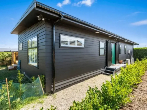 Cedar House - Martinborough Holiday Home