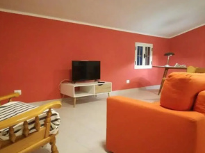 Relax house with swimming pool and a big garden