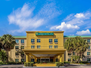 La Quinta Inn & Suites by Wyndham Miami Cutler Bay