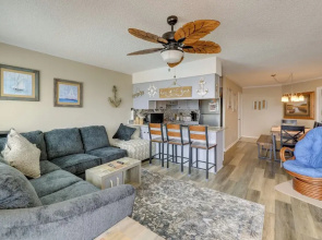 Coastal Condo w/ Indoor & Outdoor Pool Access