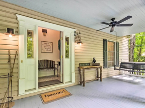 Blue Ridge Mtn Escape: Home w/ Deck & Fire Pit!