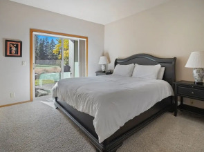 11 Tournament 5 Bedroom Home by RedAwning