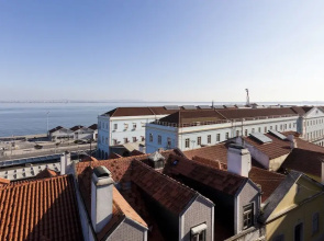 Kula Lisbon Santa Apolonia