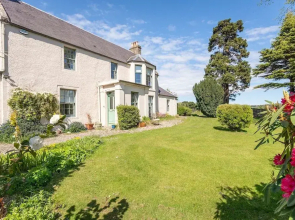 Stunning Farmhouse - Sleeps 8