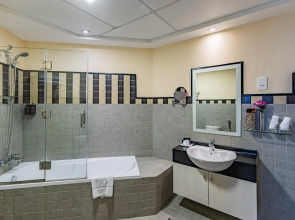 Landmark Premier Hotel