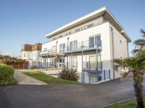 Blue Waters 8, Bournemouth