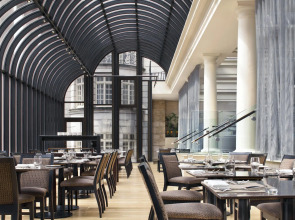 Отель The Dilly