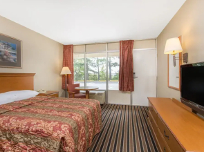 Travelodge Fredericksburg South