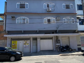 Cantinho do SOSSEGO, a 2 km da praia de Itapuã, no centro da cidade, wifi, ideal para CASAL