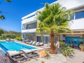 Villa Friends With Private Pool