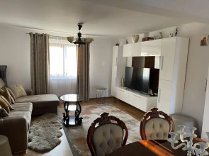 Bucovina-mountainhouse-5br-fireplace-hottub-wifi