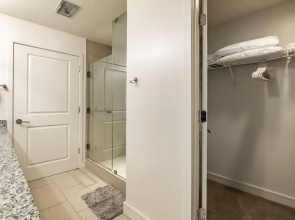 King Louis's Luxurious 2BR Penthouse W/balcony by Cozysuites